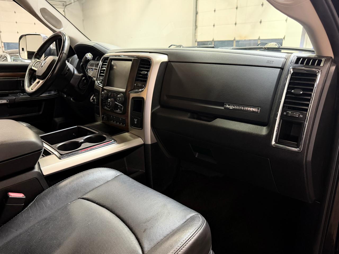 RAM 2500 4WD Crew Cab 149" Laramie 2015