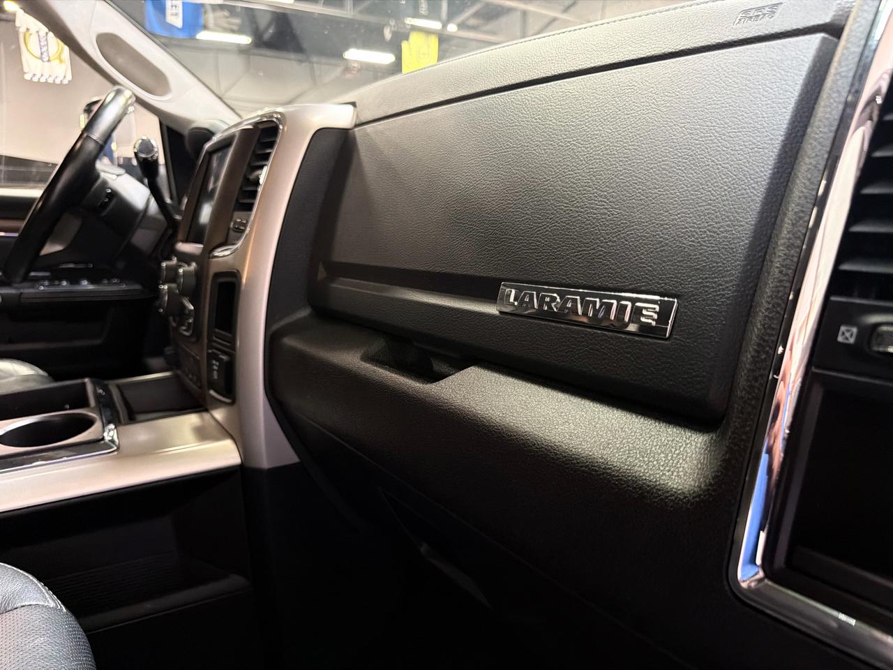 RAM 2500 4WD Crew Cab 149" Laramie 2015