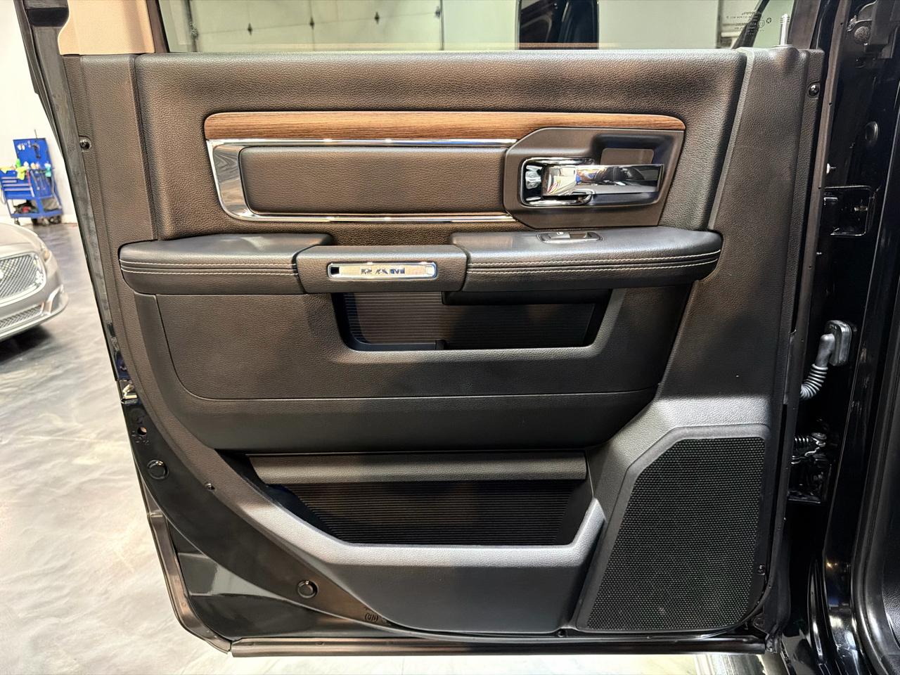 RAM 2500 4WD Crew Cab 149" Laramie 2015