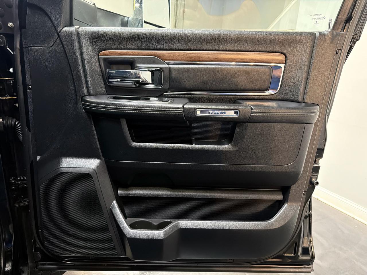RAM 2500 4WD Crew Cab 149" Laramie 2015