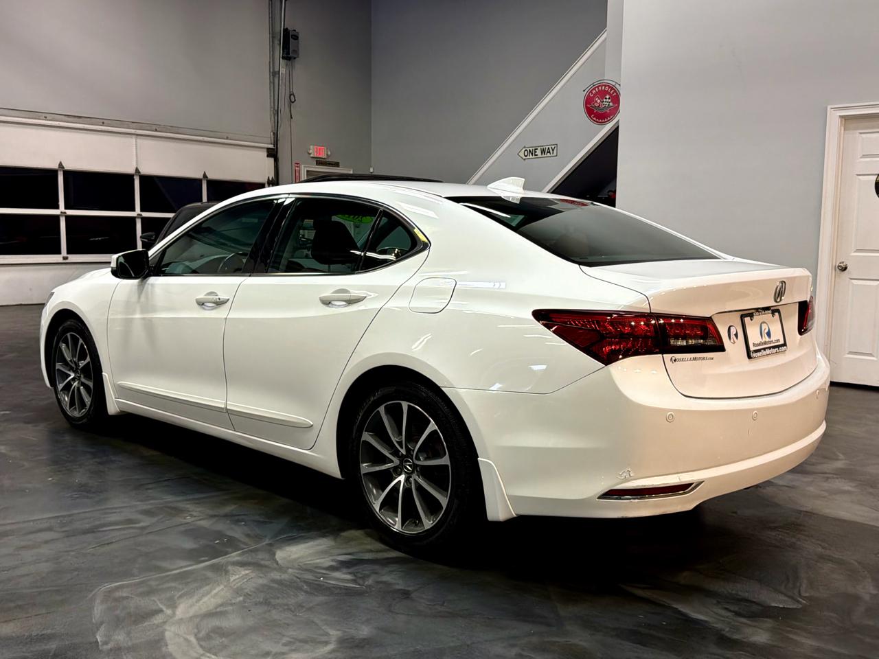 Acura TLX 4dr Sdn FWD V6 Advance 2015