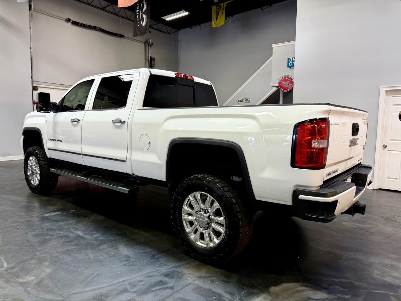 GMC Sierra 2500HD 4WD Crew Cab 153.7" Denali 2016