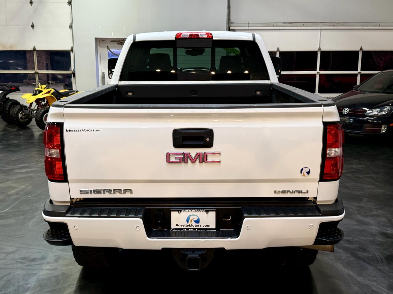 GMC Sierra 2500HD 4WD Crew Cab 153.7" Denali 2016