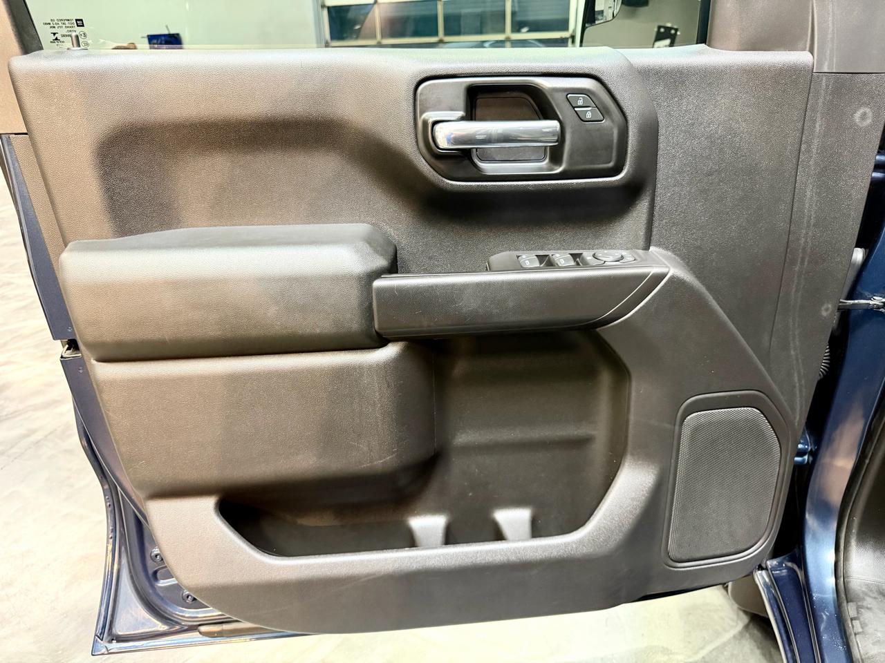 Chevrolet Silverado 1500 4WD Crew Cab 147" Custom Trail Boss 2019