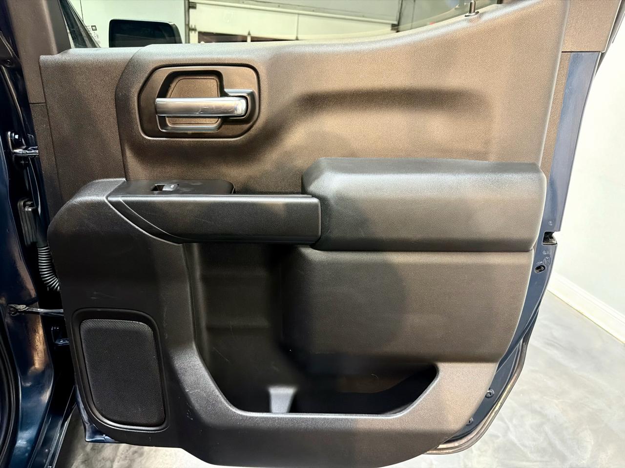 Chevrolet Silverado 1500 4WD Crew Cab 147" Custom Trail Boss 2019