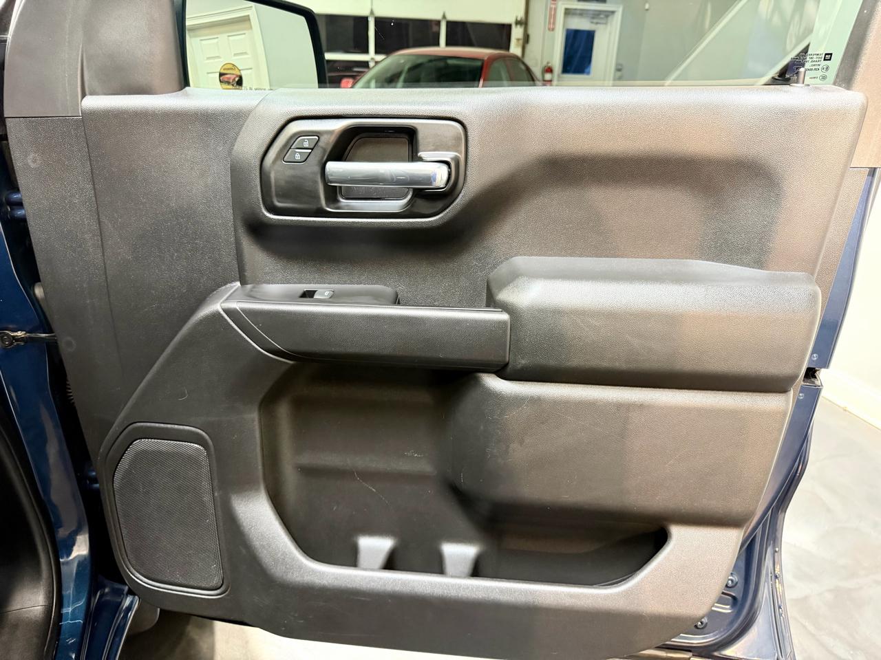 Chevrolet Silverado 1500 4WD Crew Cab 147" Custom Trail Boss 2019