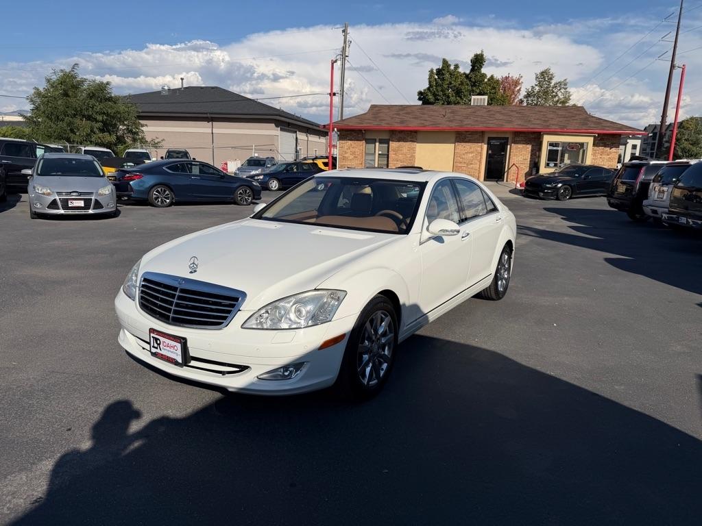 Mercedes-Benz S-Class photo 2