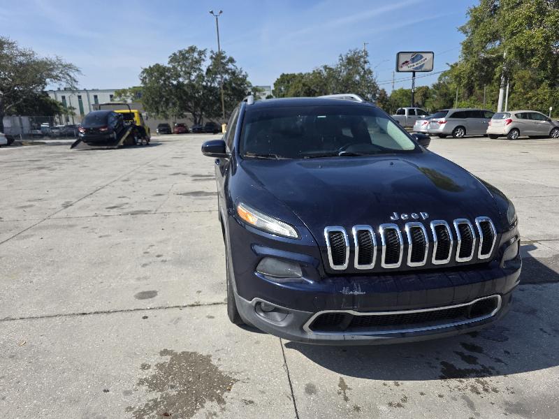 2014 Jeep Cherokee Limited Sport photo 2