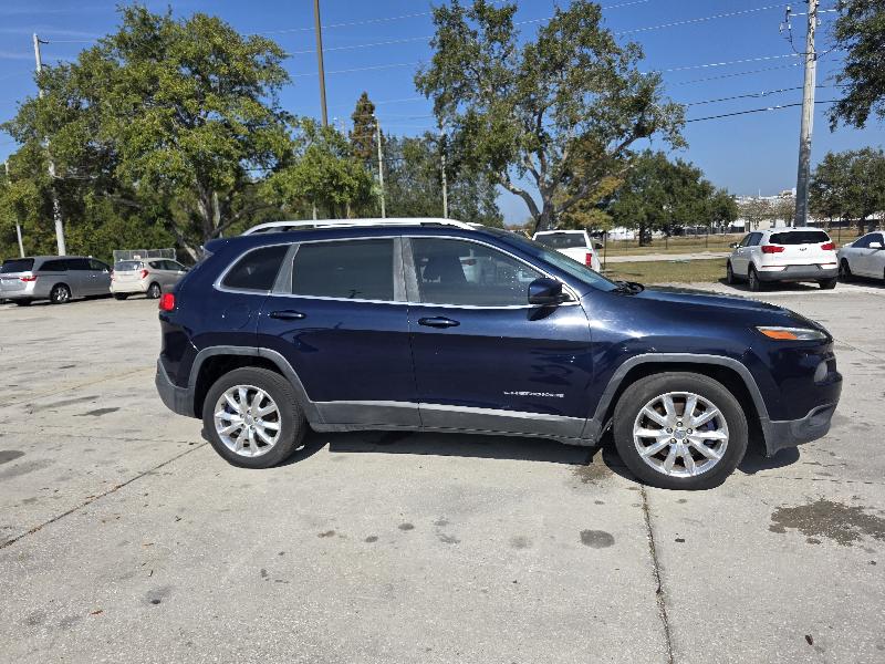 2014 Jeep Cherokee Limited Sport photo 4