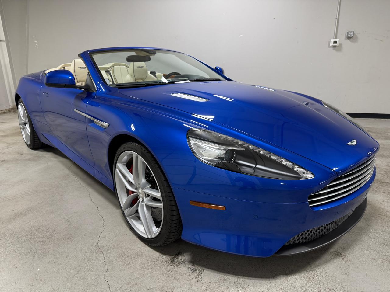 2014 Aston Martin DB9 Volante
