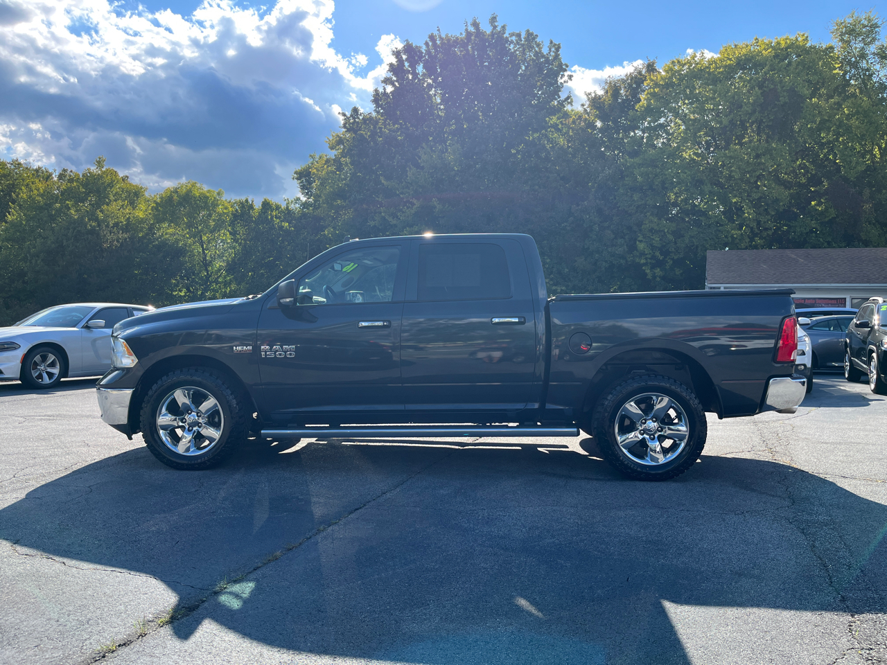 2016 RAM 1500 4WD Crew Cab 140.5" Big Horn
