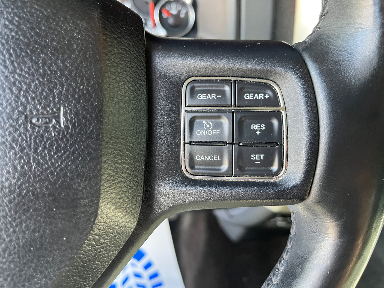 RAM 1500 4WD Crew Cab 140.5" Big Horn 2016 RAM 1500 4WD Crew Cab 140.5" Big Horn 2016