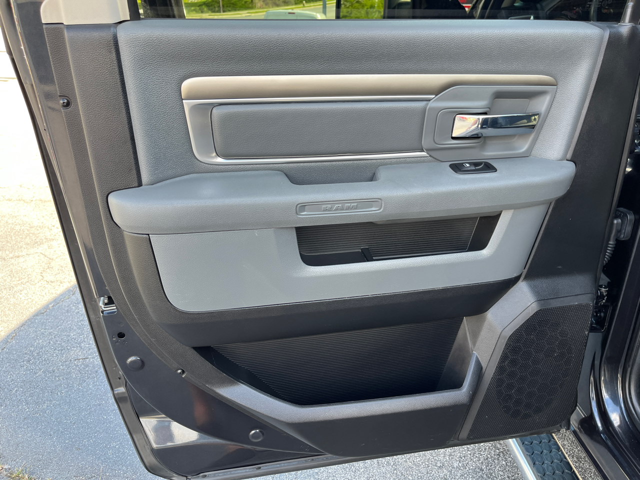 RAM 1500 4WD Crew Cab 140.5" Big Horn 2016 RAM 1500 4WD Crew Cab 140.5" Big Horn 2016