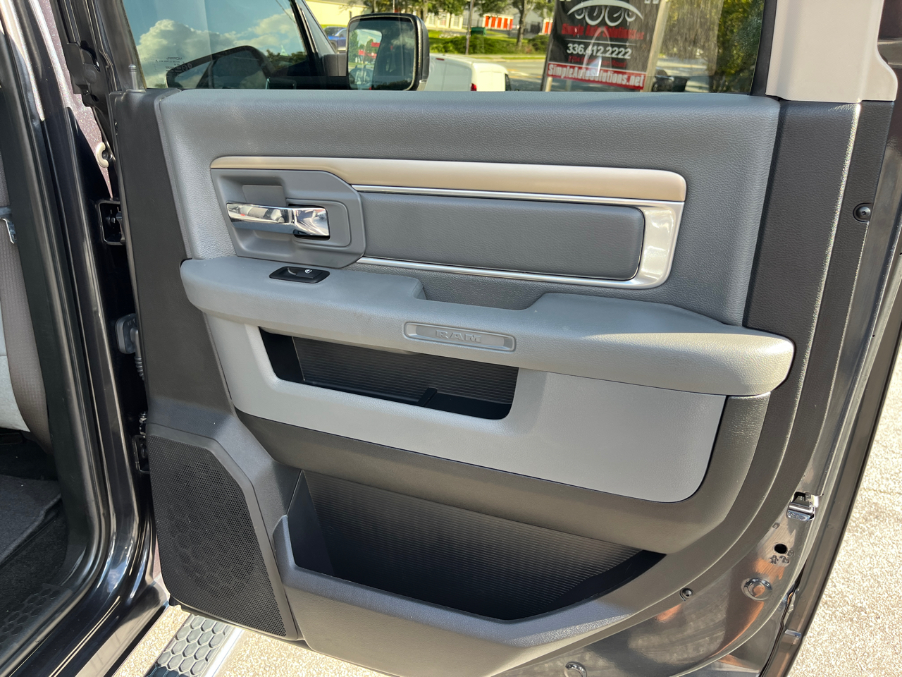 RAM 1500 4WD Crew Cab 140.5" Big Horn 2016 RAM 1500 4WD Crew Cab 140.5" Big Horn 2016