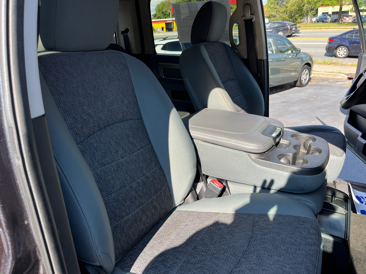 RAM 1500 4WD Crew Cab 140.5" Big Horn 2016 RAM 1500 4WD Crew Cab 140.5" Big Horn 2016