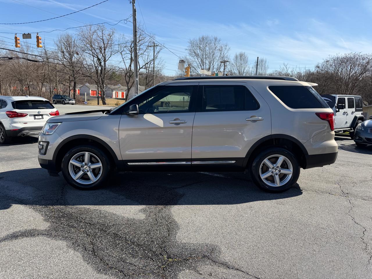 2017 Ford Explorer 4dr 112" WB XLT 4WD