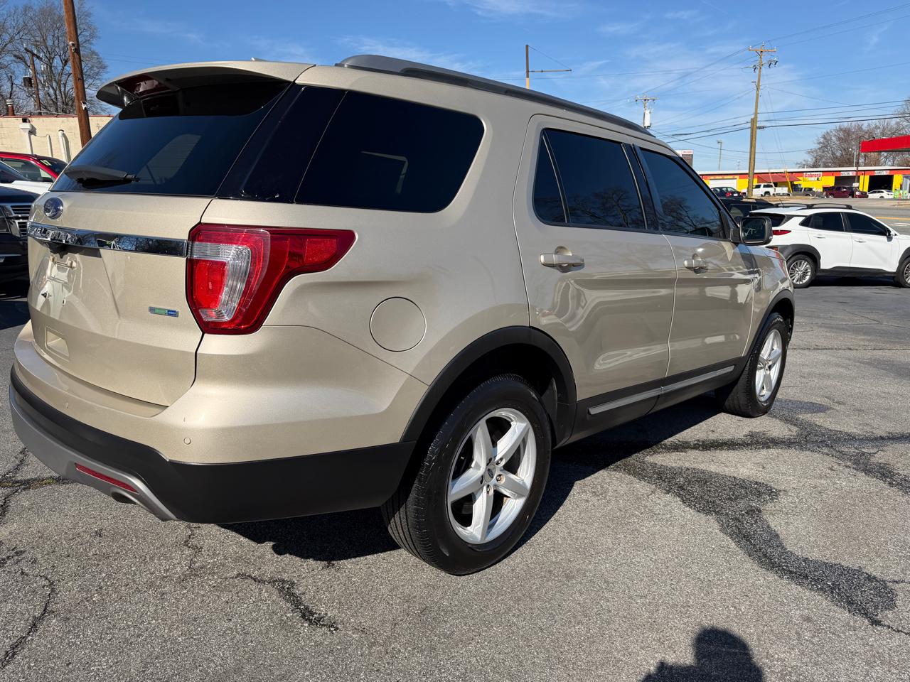 Ford Explorer 4dr 112" WB XLT 4WD 2017