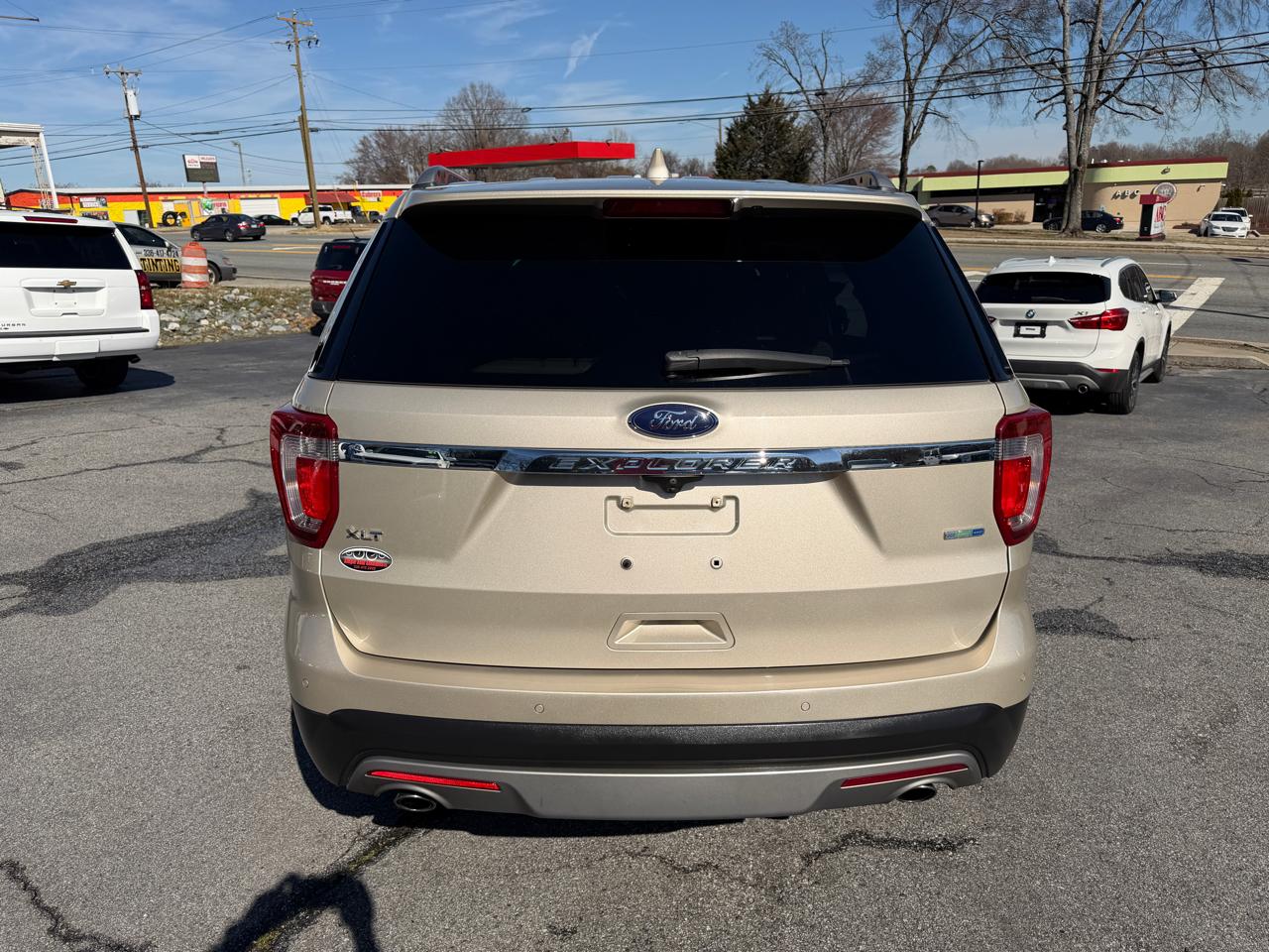 Ford Explorer 4dr 112" WB XLT 4WD 2017