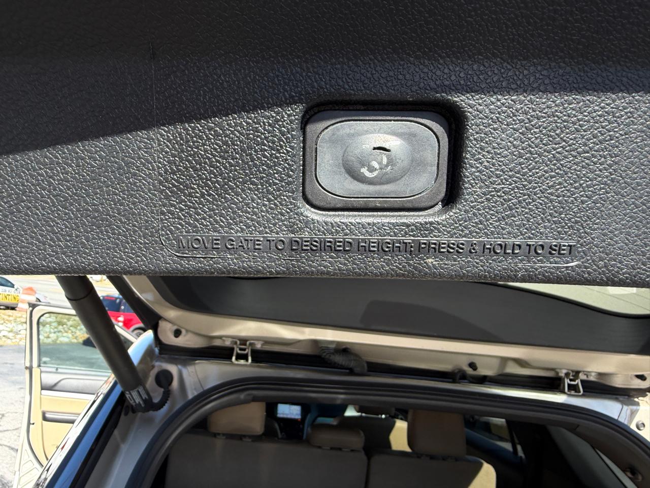 Ford Explorer 4dr 112" WB XLT 4WD 2017