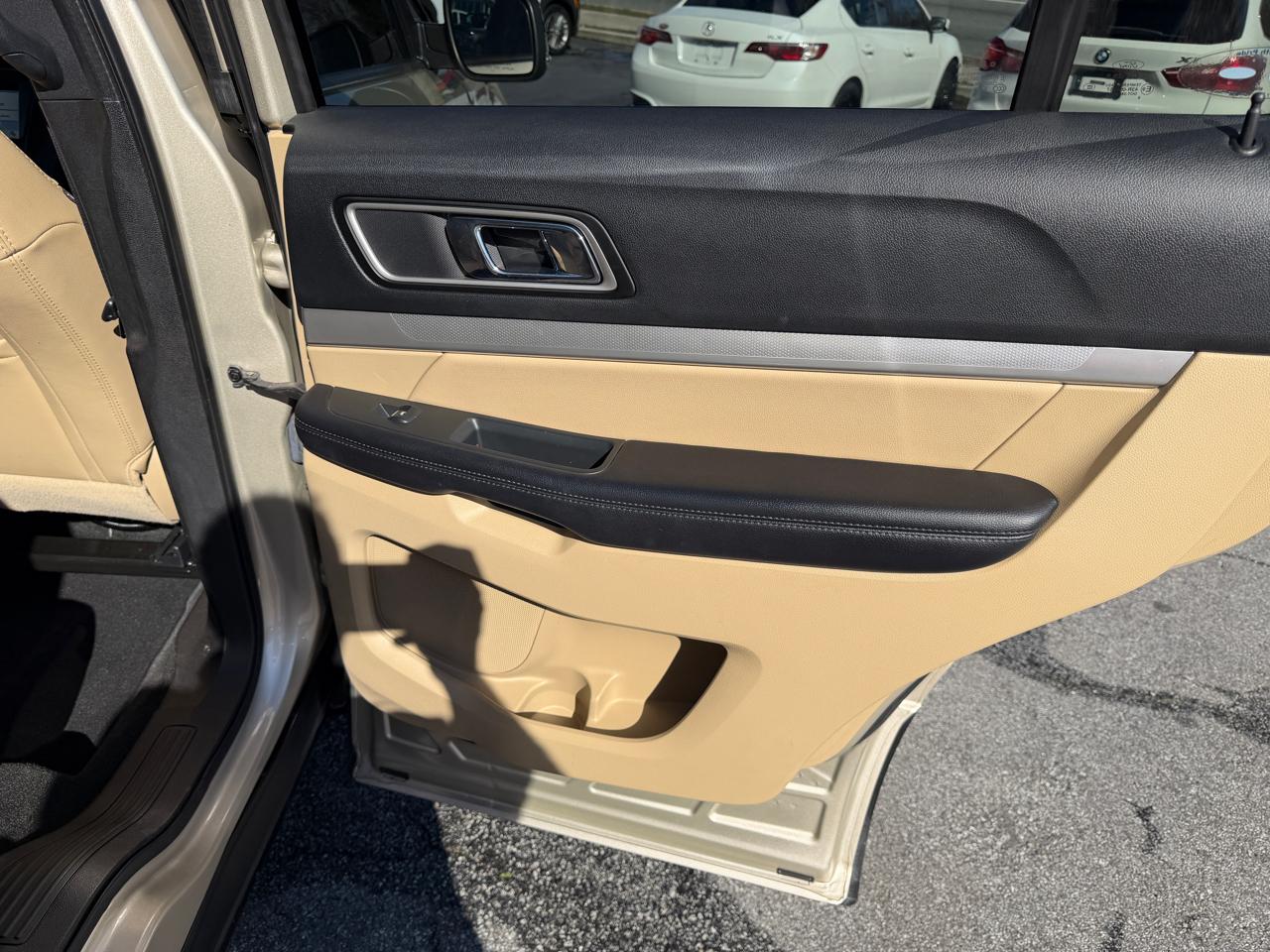 Ford Explorer 4dr 112" WB XLT 4WD 2017