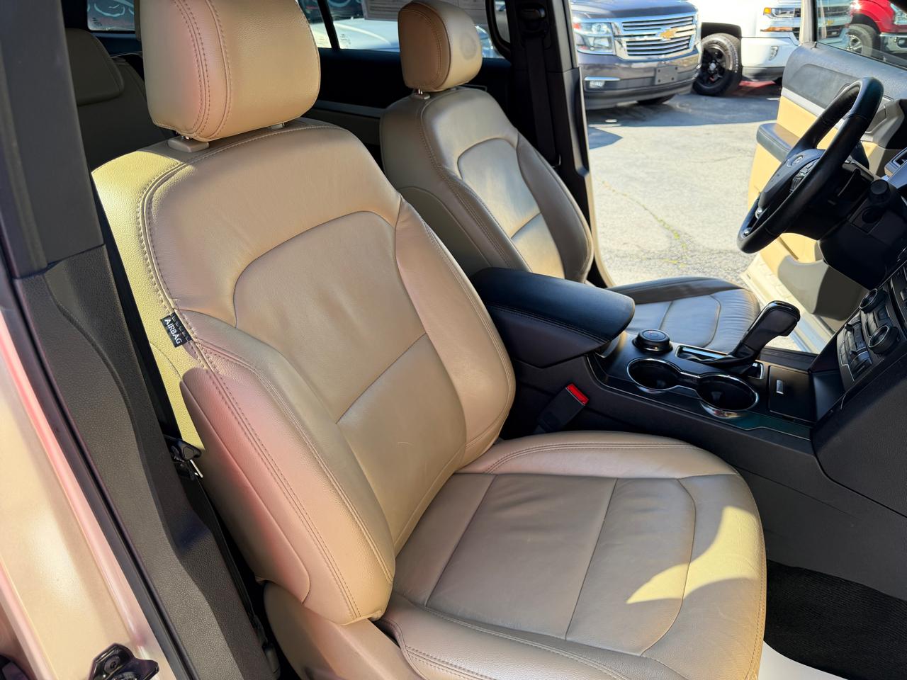 Ford Explorer 4dr 112" WB XLT 4WD 2017