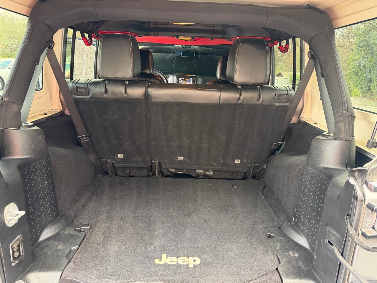 Jeep Wrangler Unlimited Sahara 4WD 2017