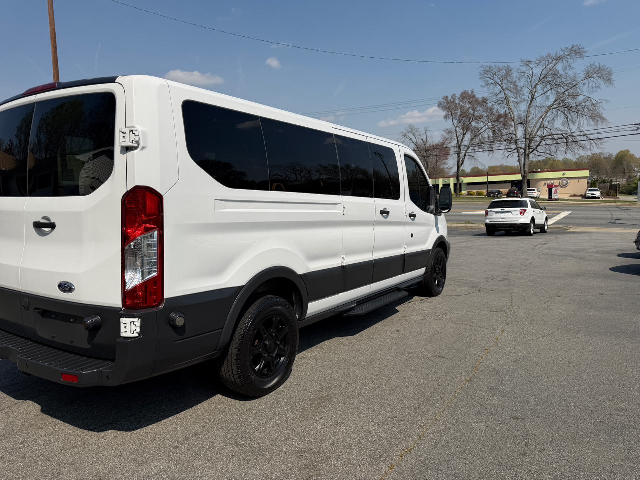 Ford Transit 350 Wagon Low Roof XLT 60/40 Pass. 148-in. WB 2016