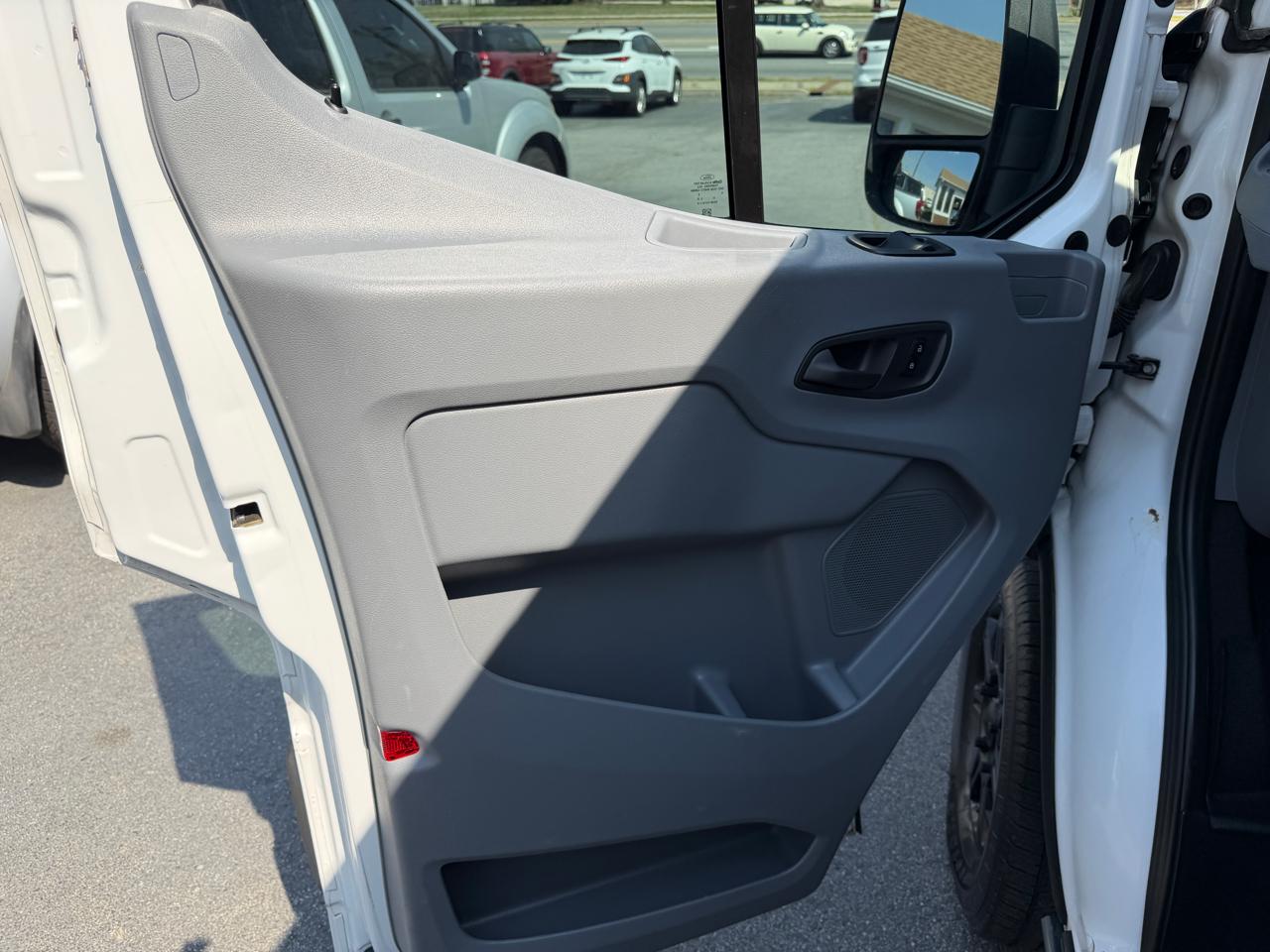 Ford Transit 350 Wagon Low Roof XLT 60/40 Pass. 148-in. WB 2016