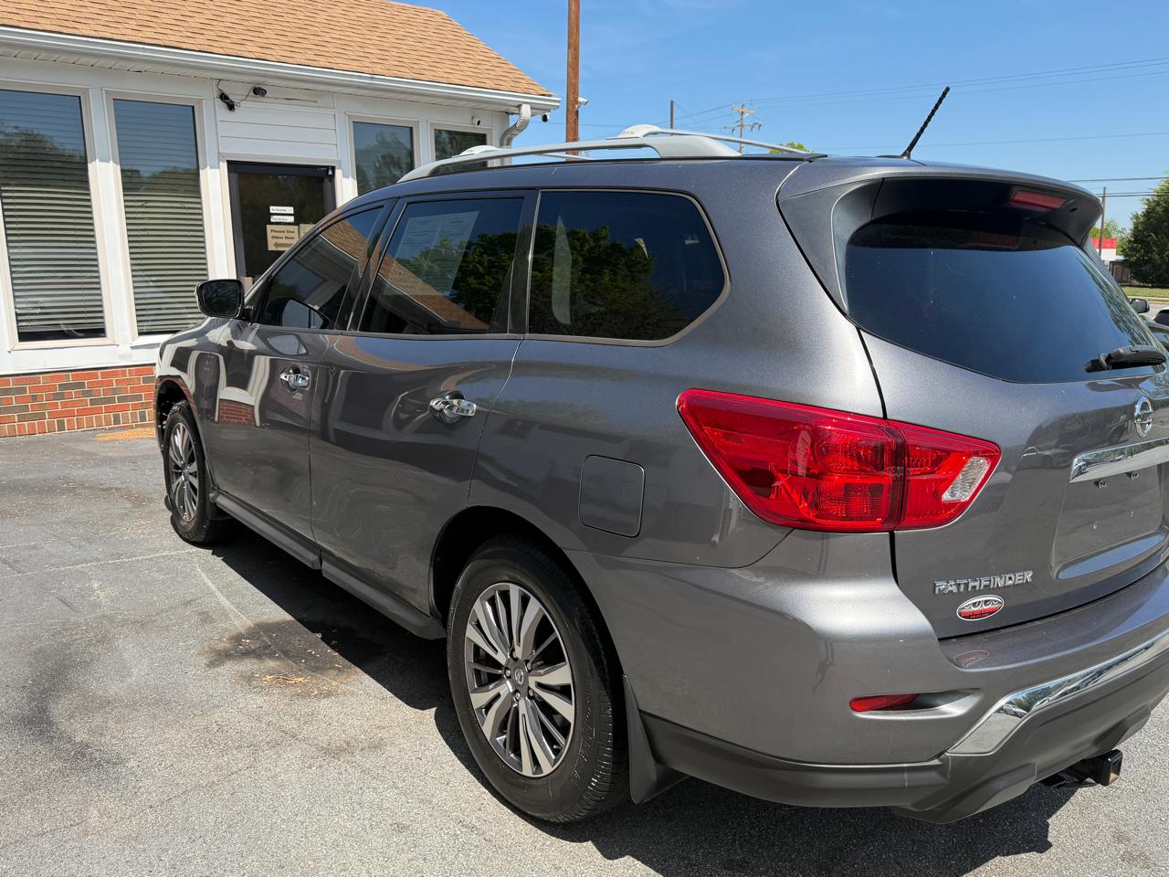 Nissan Pathfinder S 2WD 2018