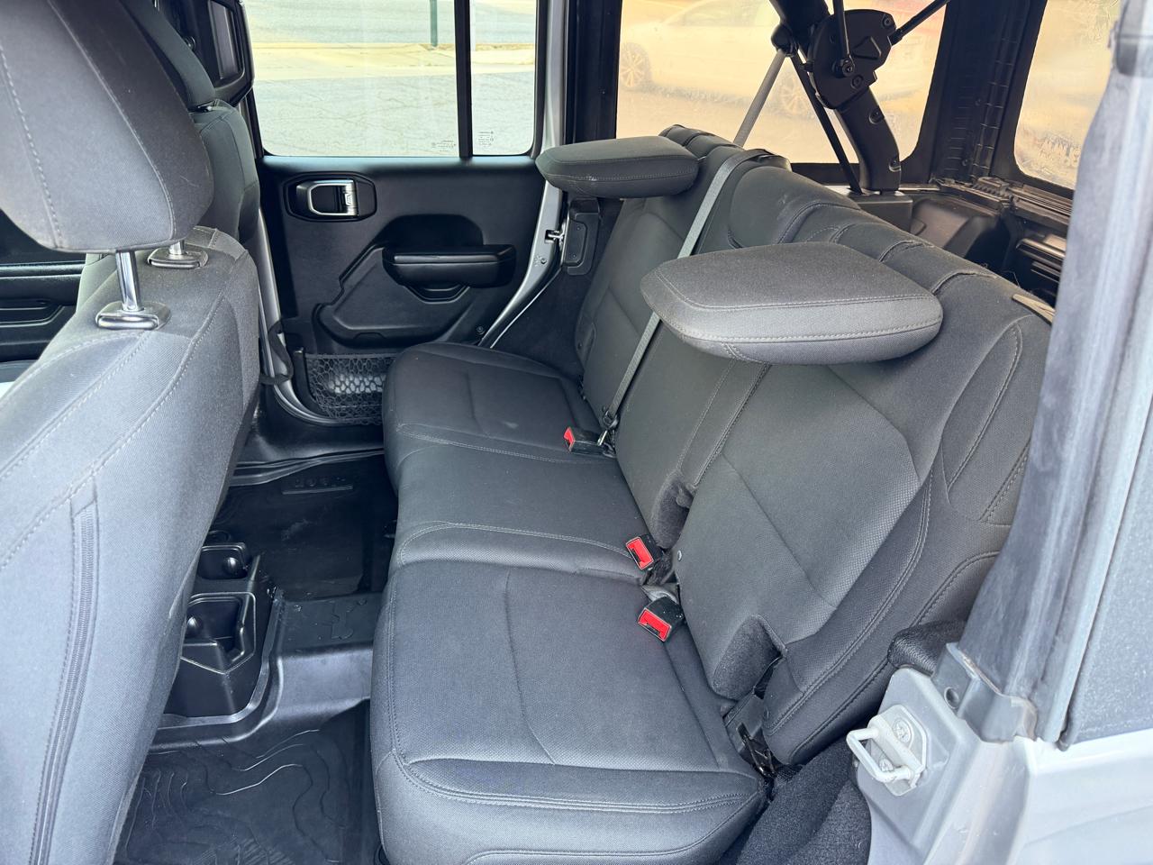 Jeep Wrangler Unlimited Sport 2018