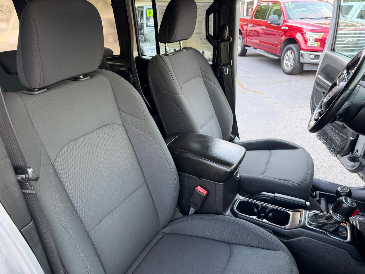 Jeep Wrangler Unlimited Sport 2018