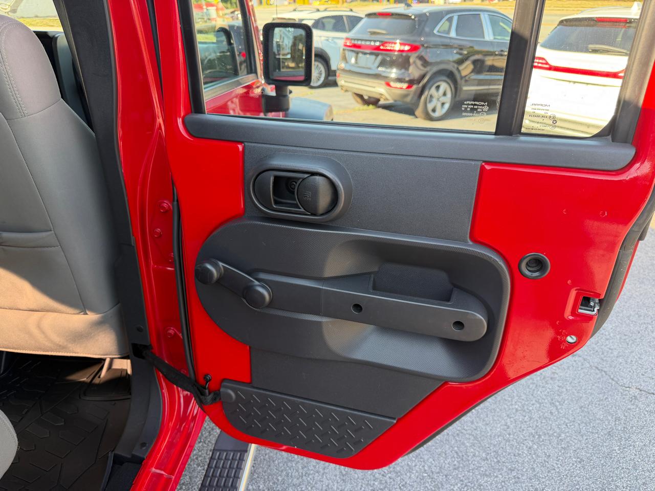 Jeep Wrangler Unlimited Sport RWD 2010