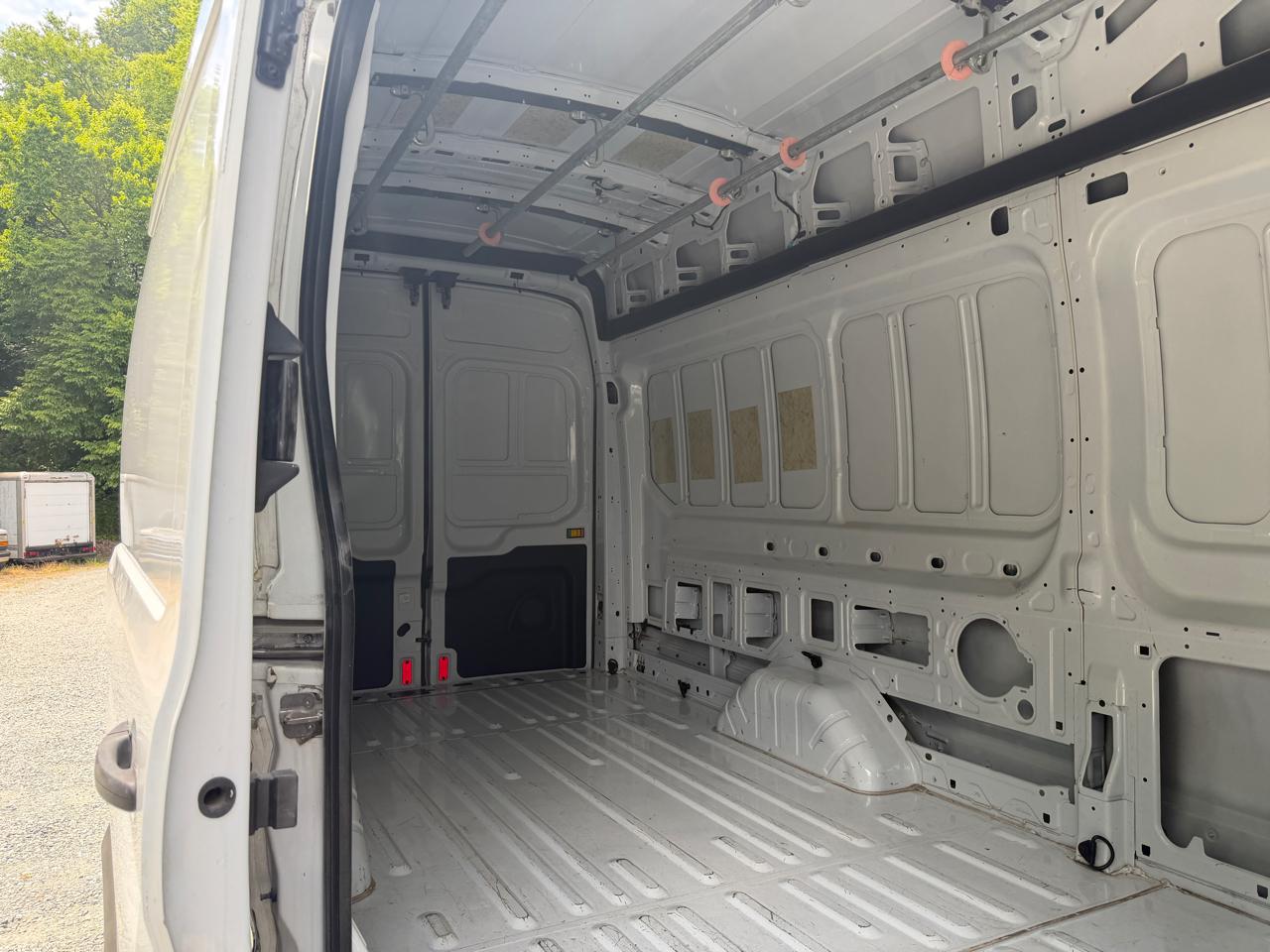Ford Transit 350 Van High Roof w/Sliding Pass. 148-in. WB EL 2015