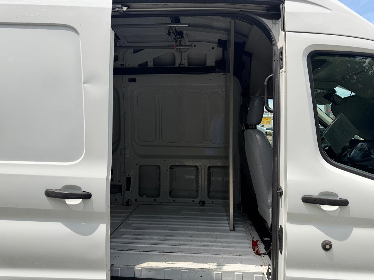 Ford Transit 350 Van High Roof w/Sliding Pass. 148-in. WB EL 2015