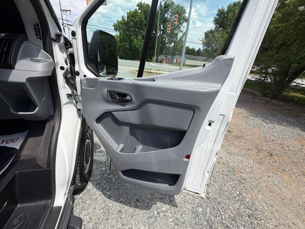 Ford Transit 350 Van High Roof w/Sliding Pass. 148-in. WB EL 2015