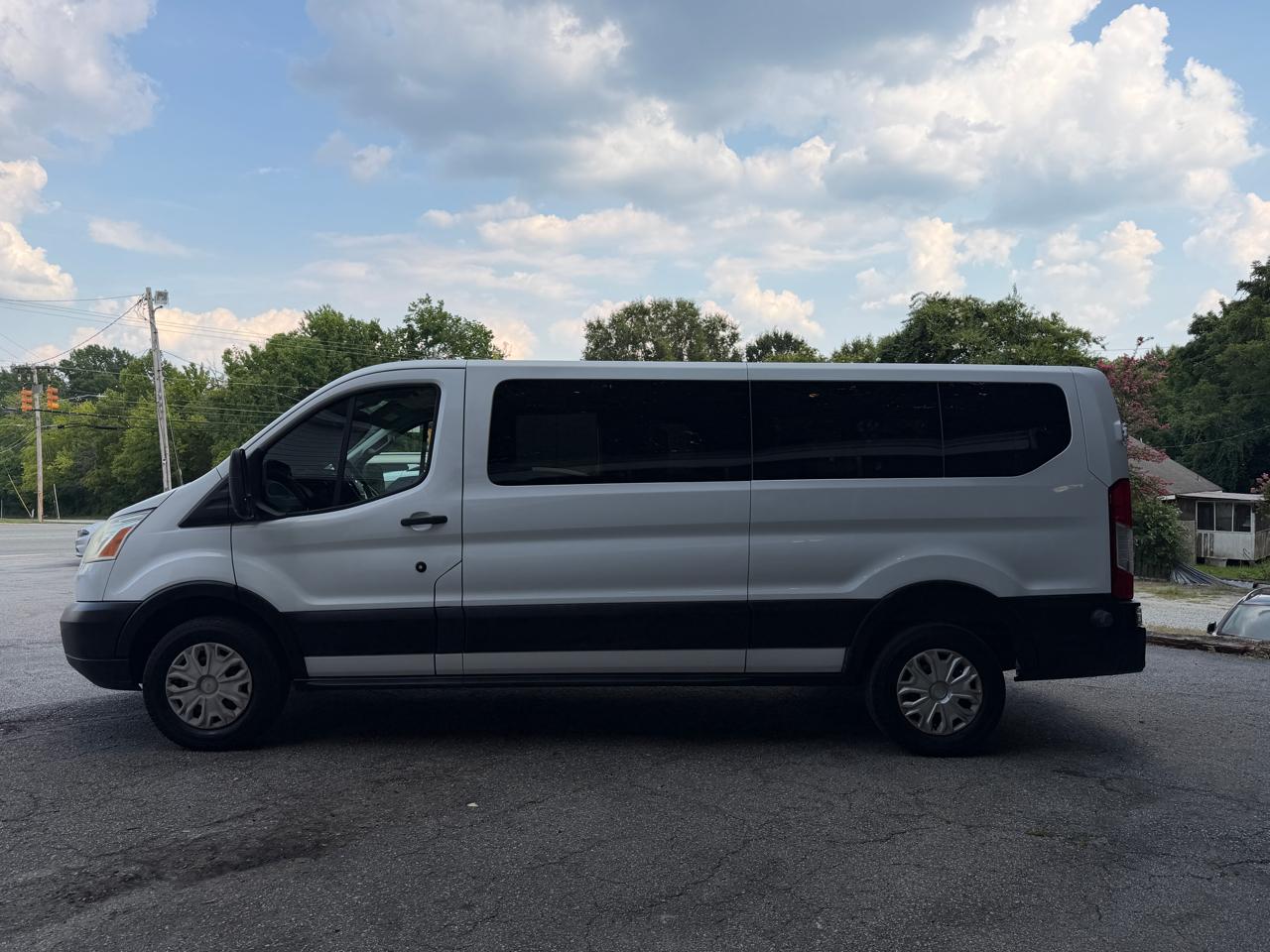 Ford Transit 350 Wagon Low Roof XLT 60/40 Pass. 148-in. WB 2015