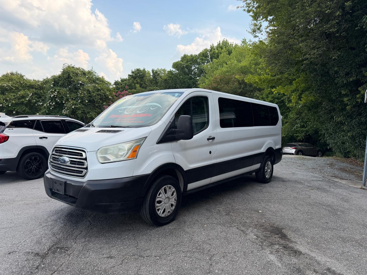 Ford Transit 350 Wagon Low Roof XLT 60/40 Pass. 148-in. WB 2015