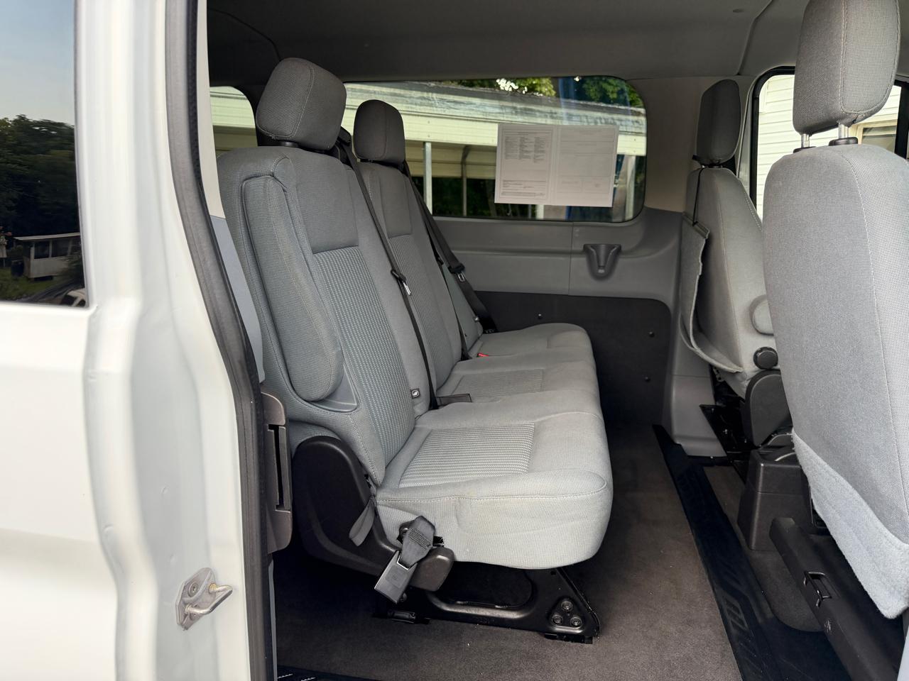 Ford Transit 350 Wagon Low Roof XLT 60/40 Pass. 148-in. WB 2015