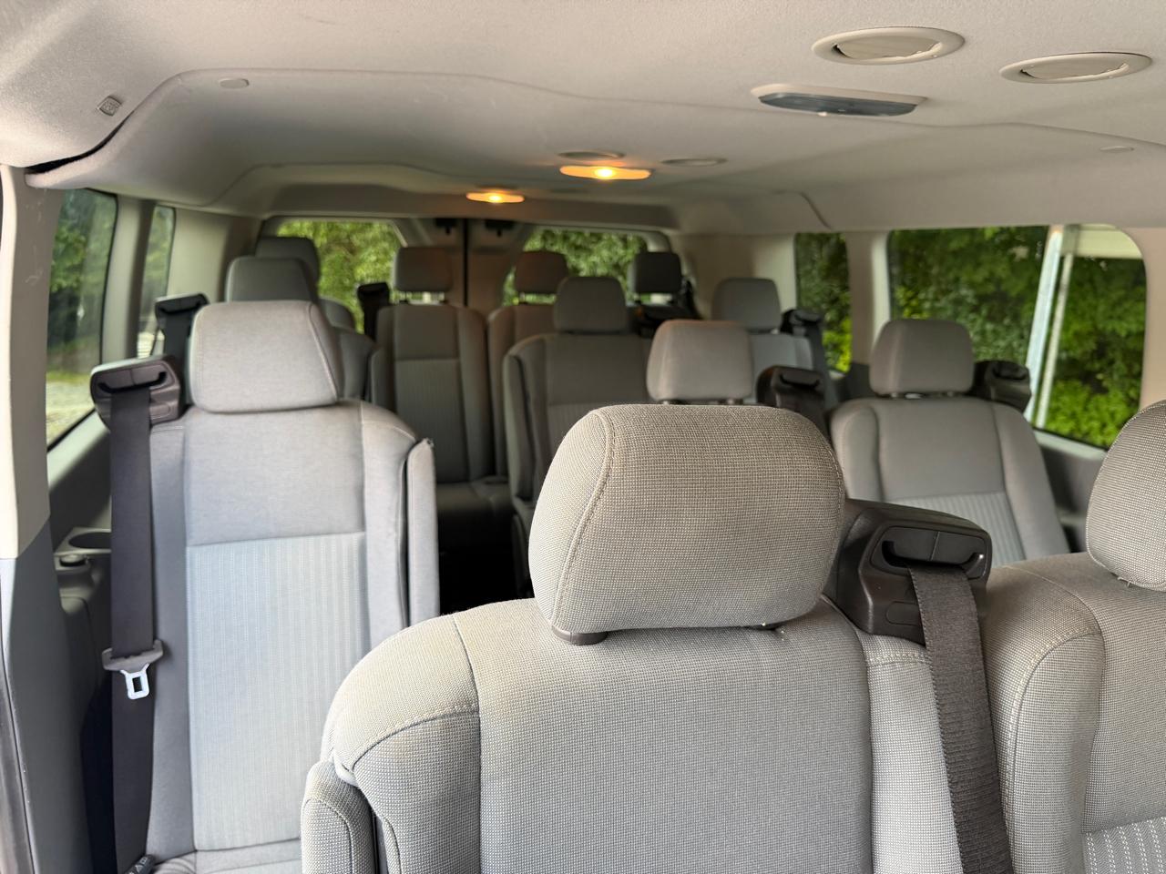 Ford Transit 350 Wagon Low Roof XLT 60/40 Pass. 148-in. WB 2015