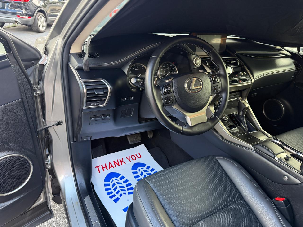 Lexus NX 300  2019
