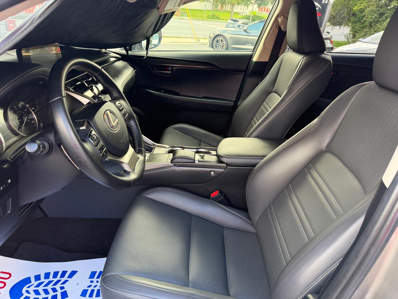 Lexus NX 300  2019