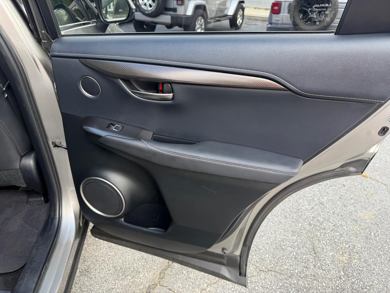 Lexus NX 300  2019