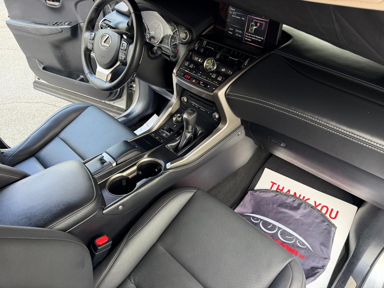 Lexus NX 300  2019