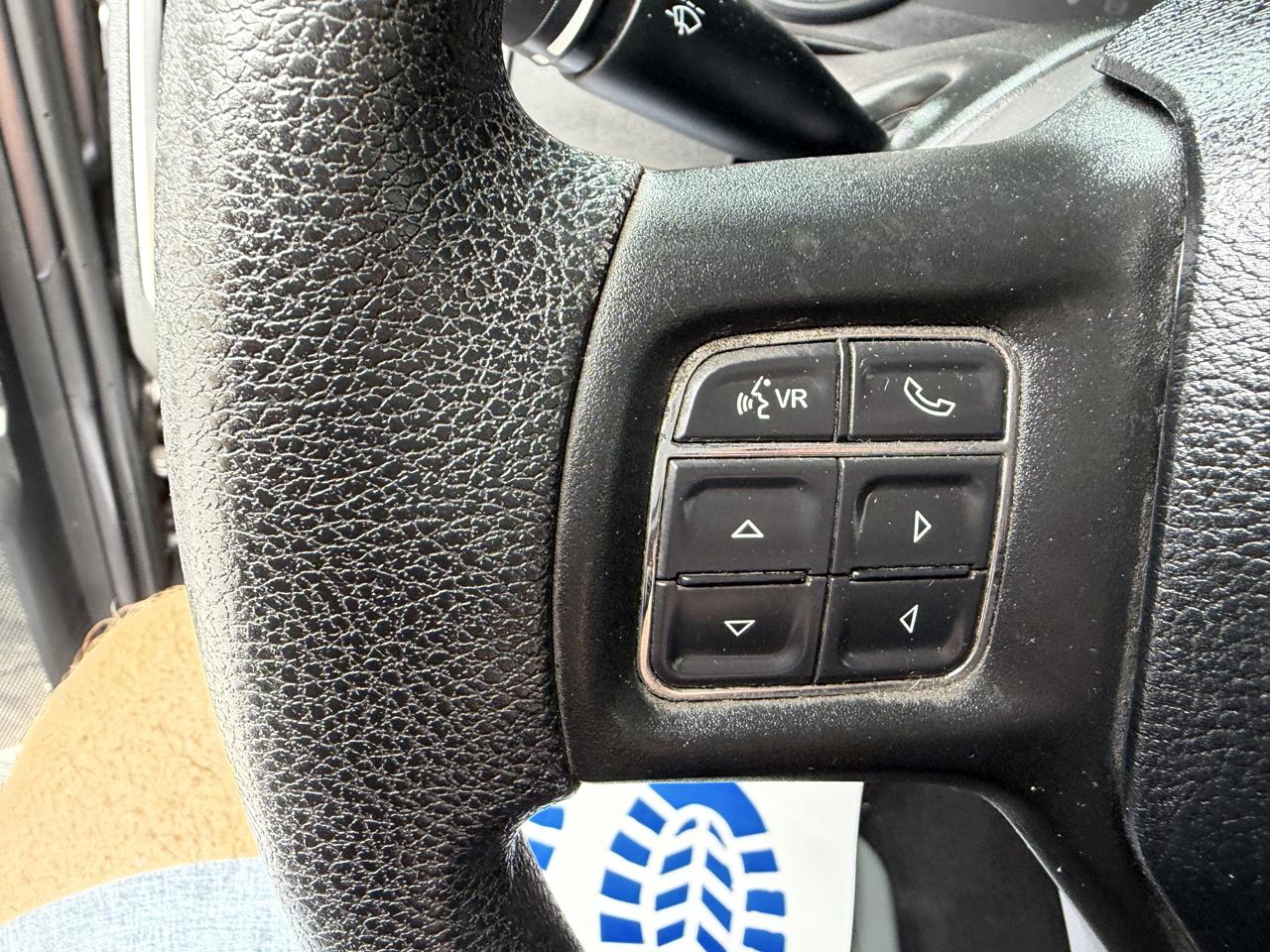 RAM 1500 4WD Quad Cab 140.5" SLT 2017