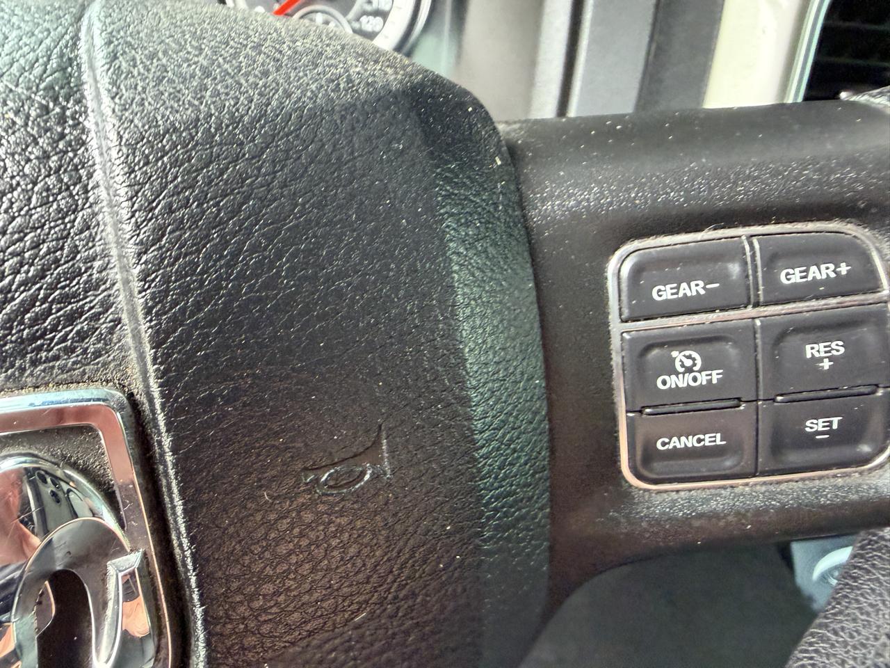 RAM 1500 4WD Quad Cab 140.5" SLT 2017