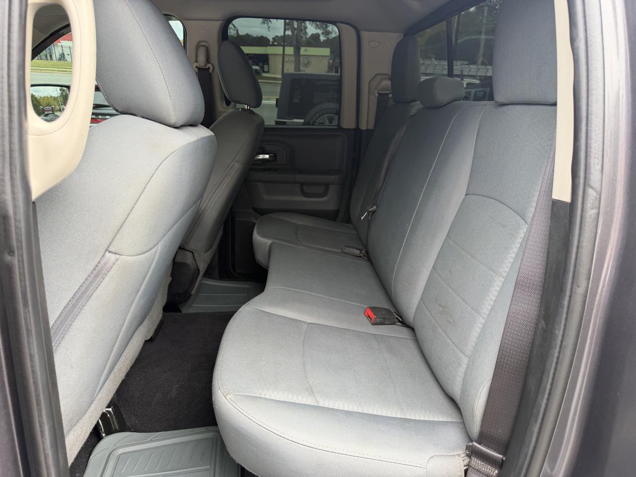 RAM 1500 4WD Quad Cab 140.5" SLT 2017