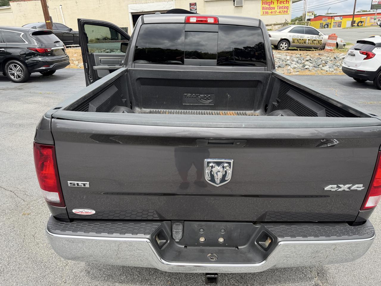 RAM 1500 4WD Quad Cab 140.5" SLT 2017