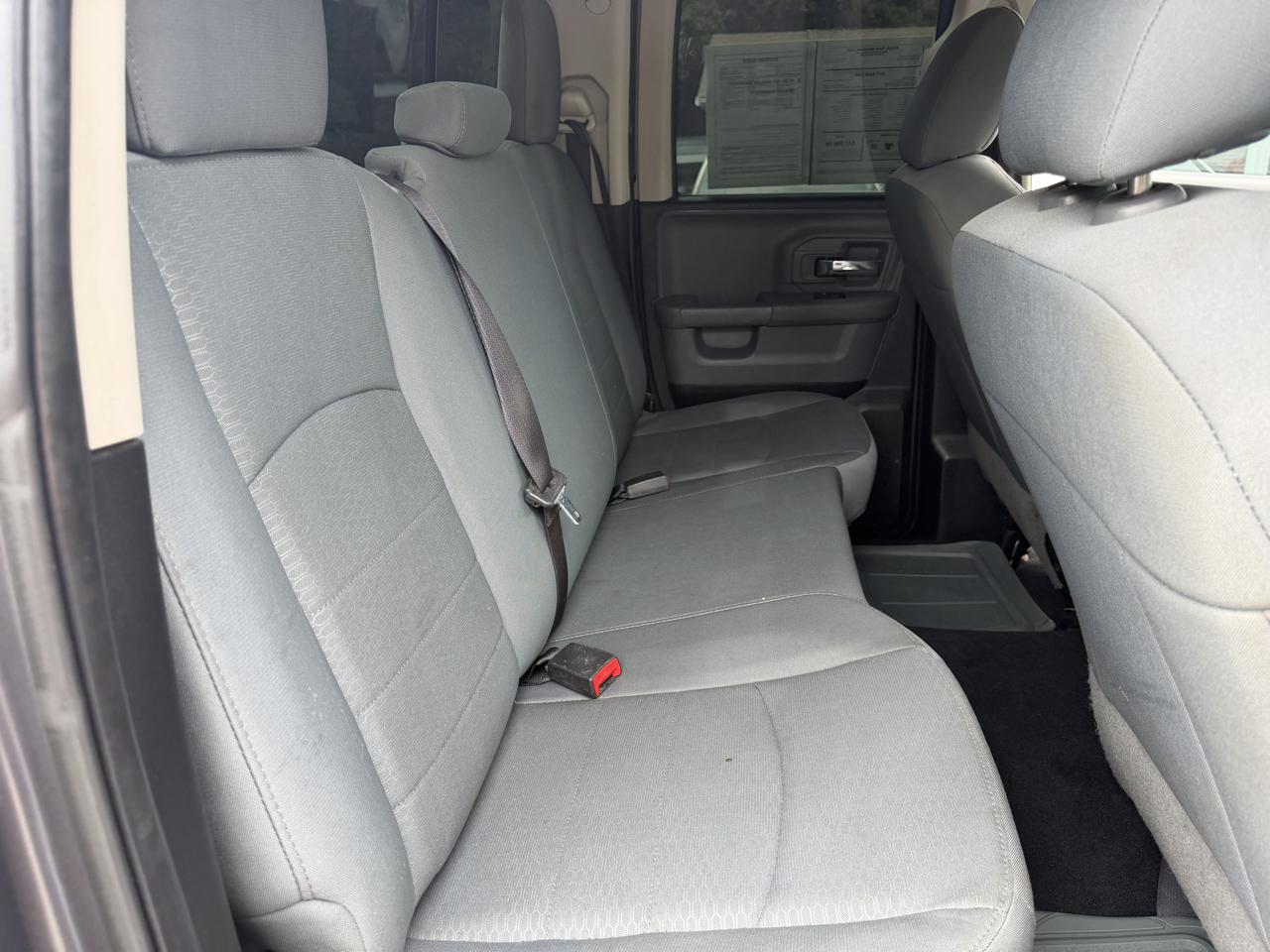 RAM 1500 4WD Quad Cab 140.5" SLT 2017