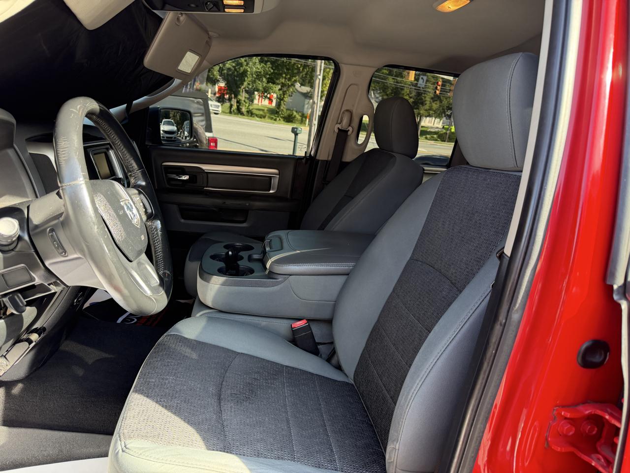 RAM 1500 4WD Crew Cab 149" SLT 2014