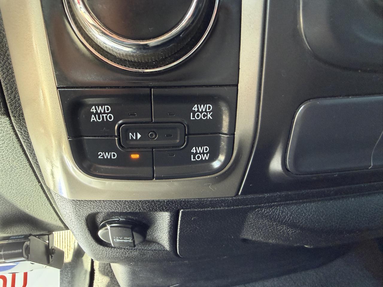 RAM 1500 4WD Crew Cab 149" SLT 2014
